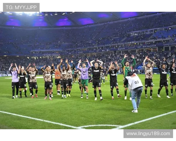 奥格斯堡俱乐部宣布签约新援并更新本赛季目标，力争在德甲赛季中跻身前六