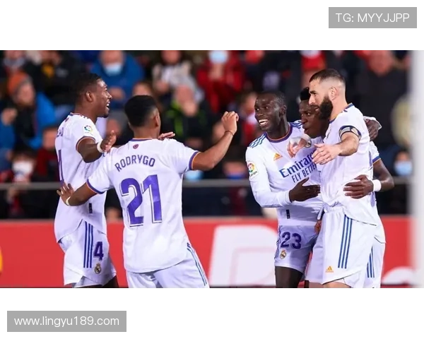 西甲英超积分榜最新动态分析 各队表现与争冠形势一览